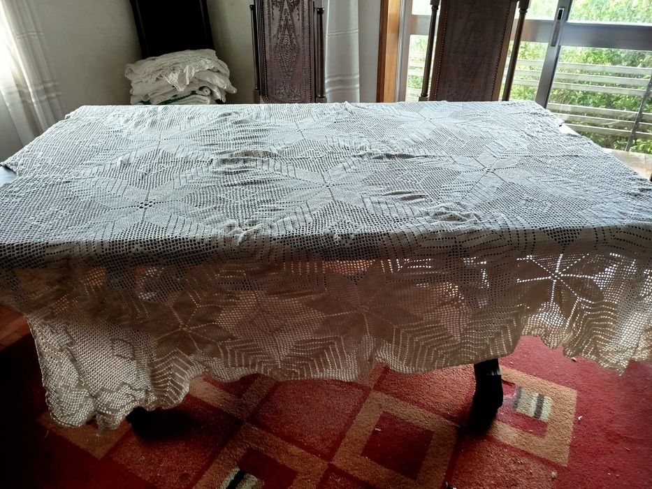 Toalha retangular feita em renda a mao