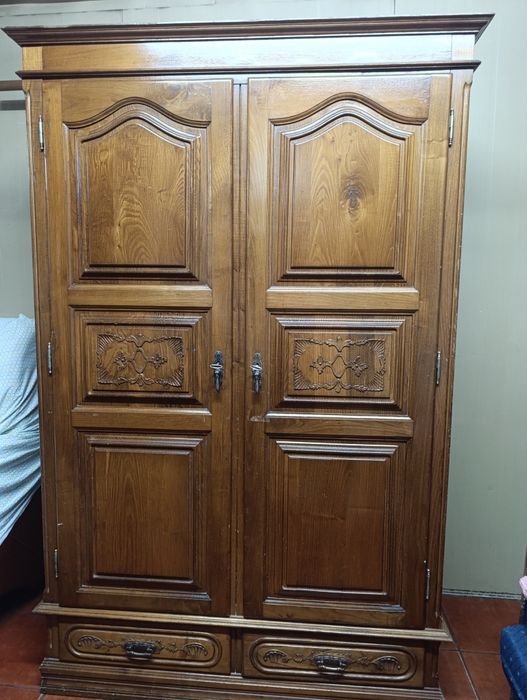 Roupeiro de duas portas