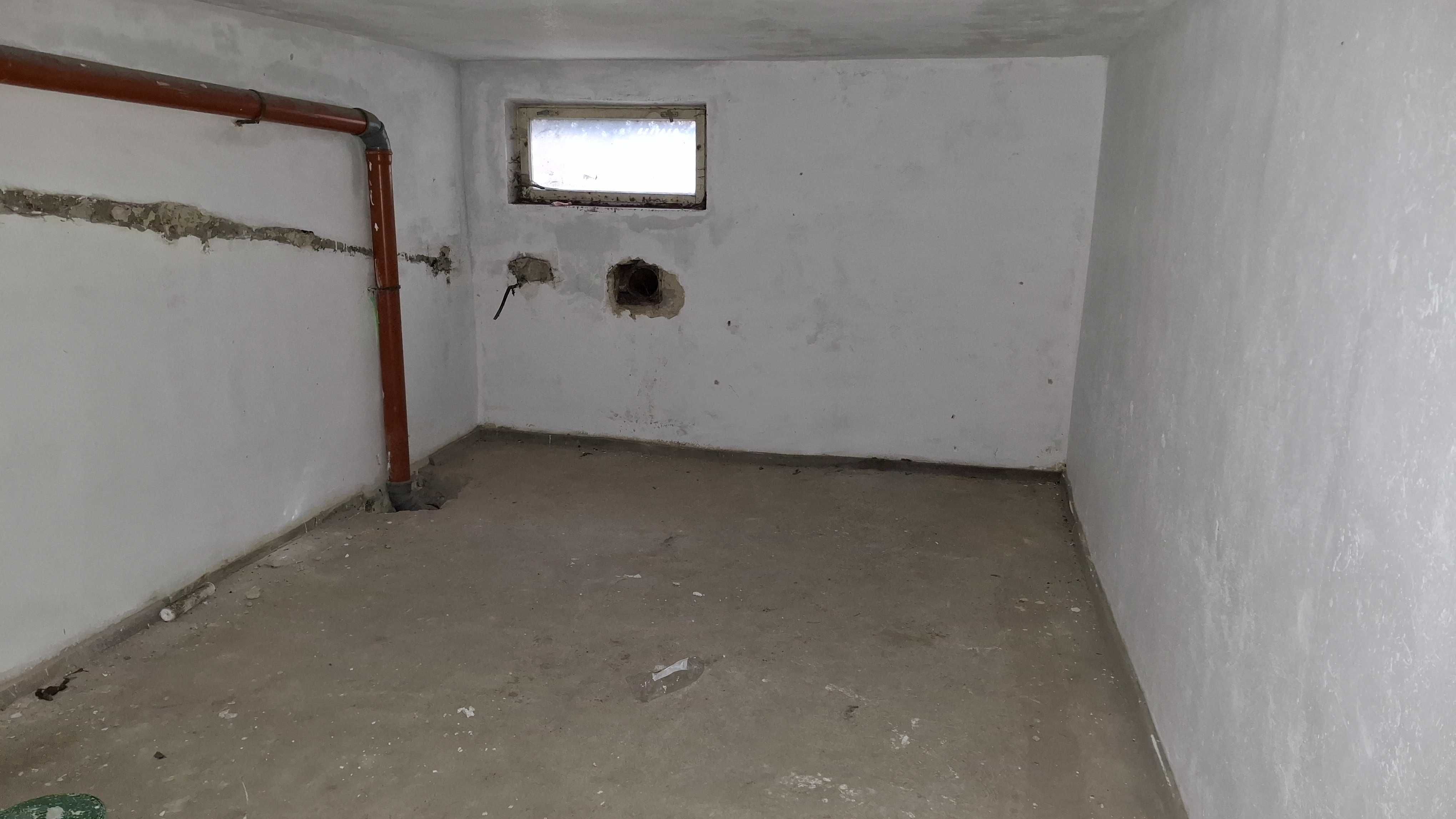 Wynajme magazyn Knurow ul. Ogana 3. Powierzchnie 15-70 m2