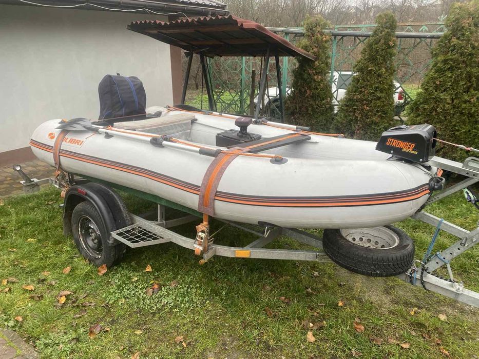 Продається човен kolibri km-330D з мотором