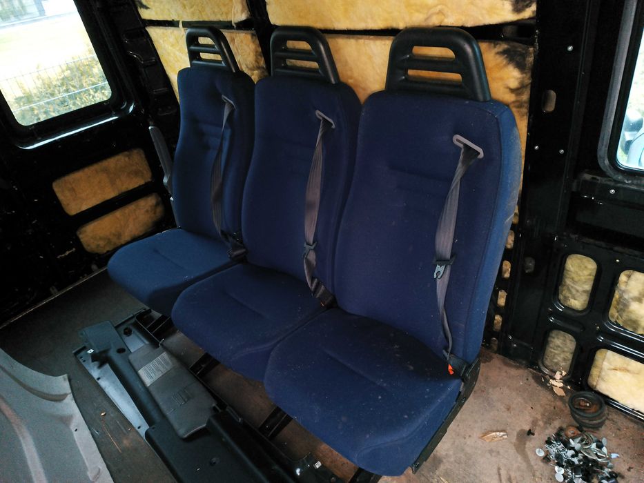 drugi rząd siedzeń 3 szt razem ława 3 siedzenia iveco daily 2008