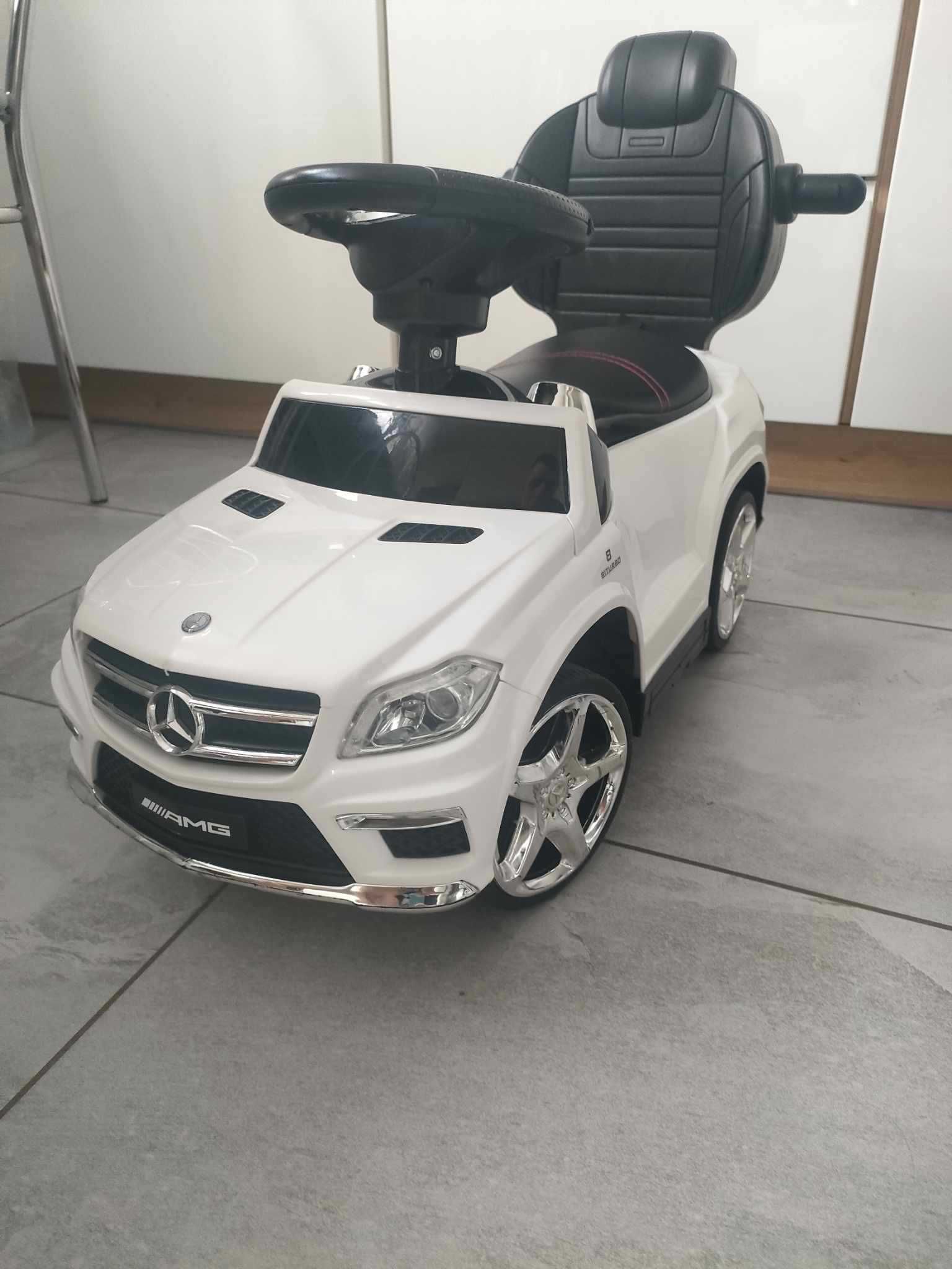 Jeździk/ pchacz Mercedes AMG