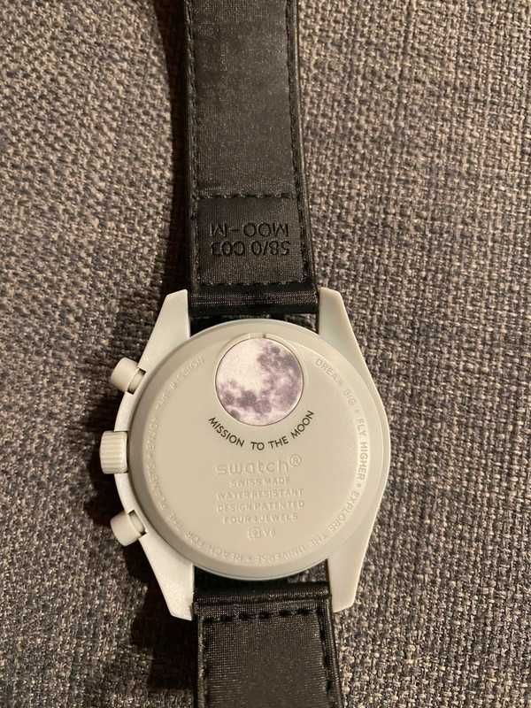 Omega x Swatch Moon SO33M100 - Trwały i modny dla kosmonautów