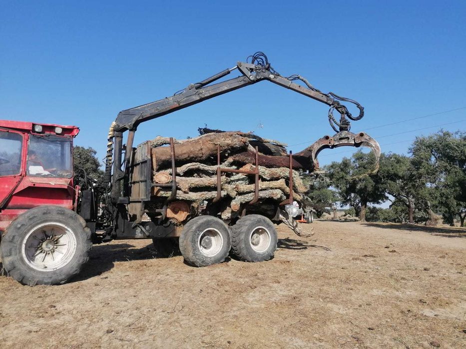 Máquina florestal Valmet 832