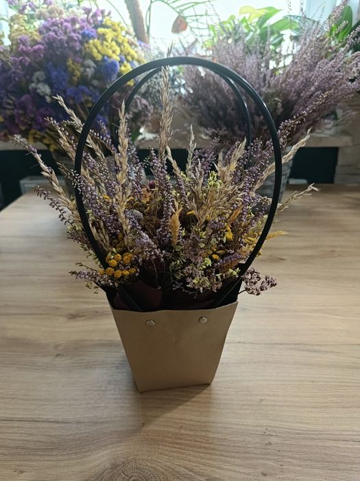 Flowerbox z suszonych i stabilizowanych roślin