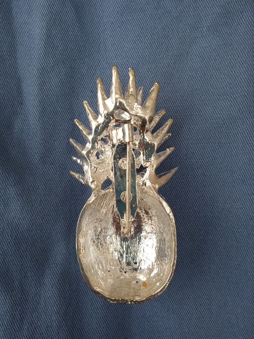 Брошка в вигляді ананаса