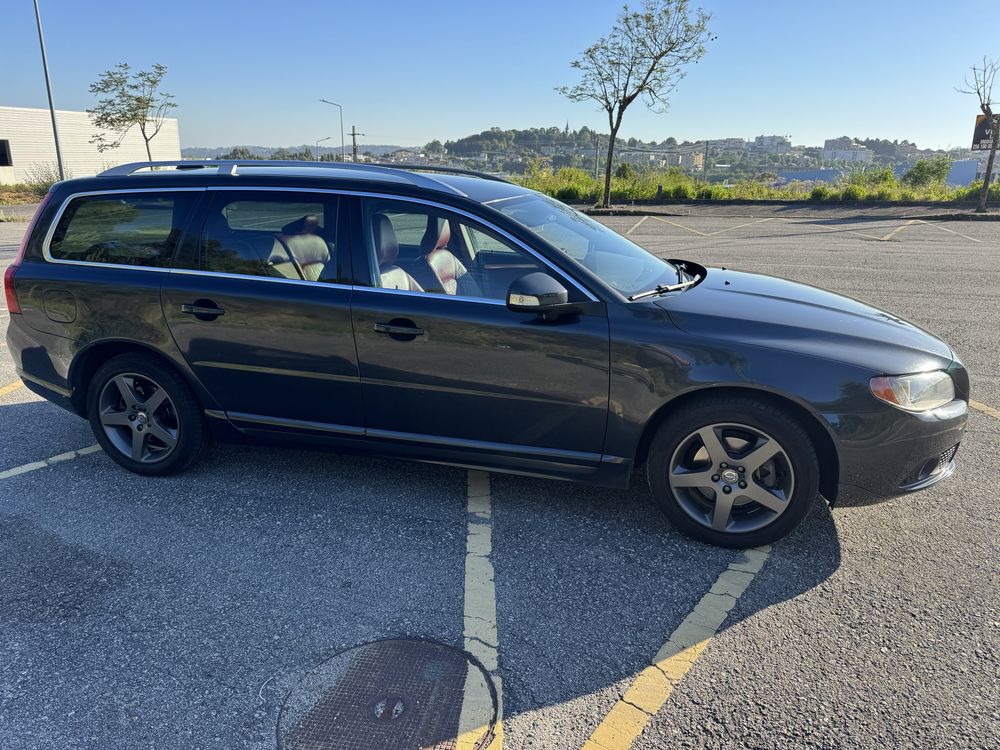 Volvo V70 Summum (Full Extras)