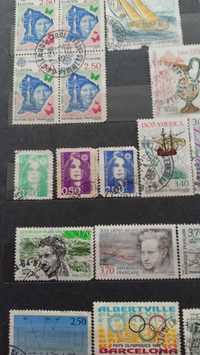 Klaser ze znaczkami polskimi i zagranicznymi