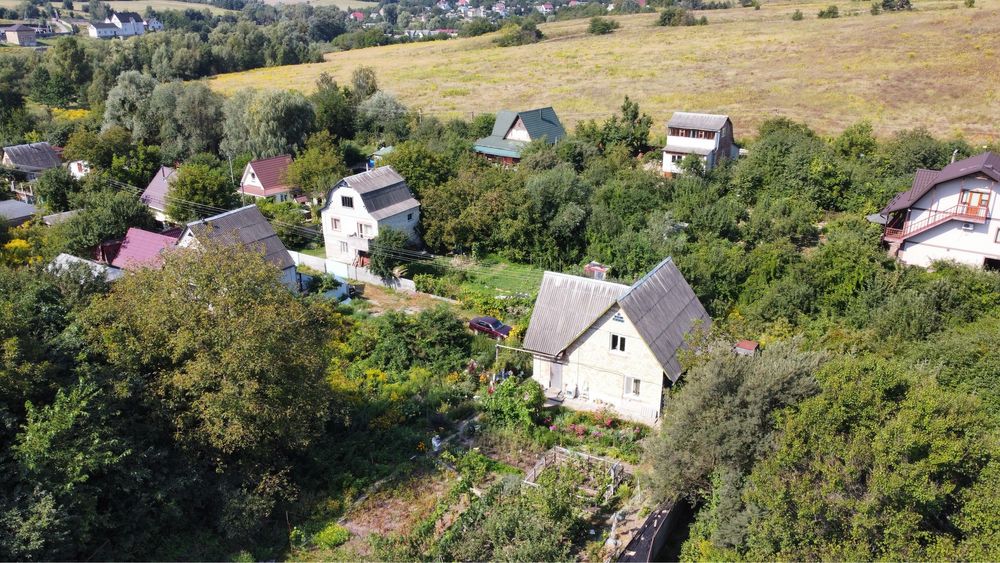 Продаж будинку біля озера . На великій ділянці. Горбовичі