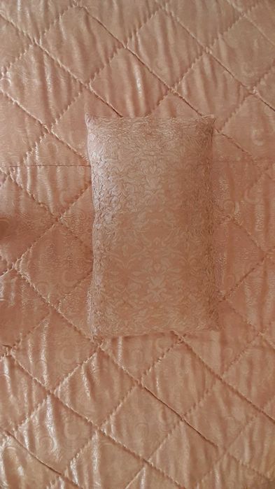 BAIXA DE PREÇO - Colcha Zara Home com almofadas