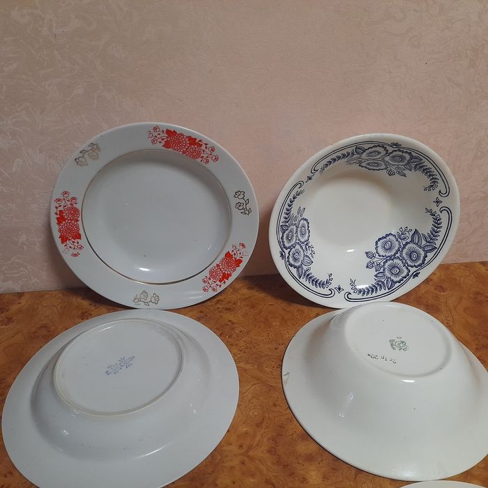 Продам столовые  тарелки фаянсовые, фарфоровые времен СССР, б/у