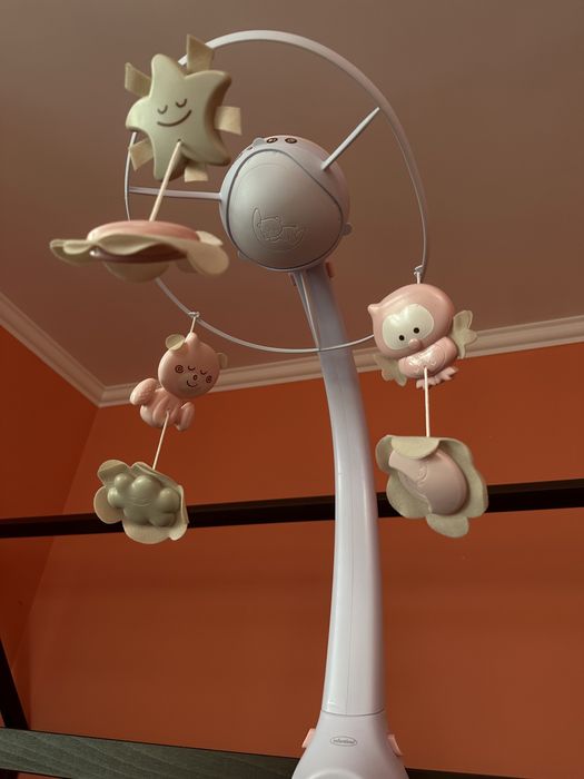 Музичний мобіль Infantino 3 в 1 з проектором Рожевий