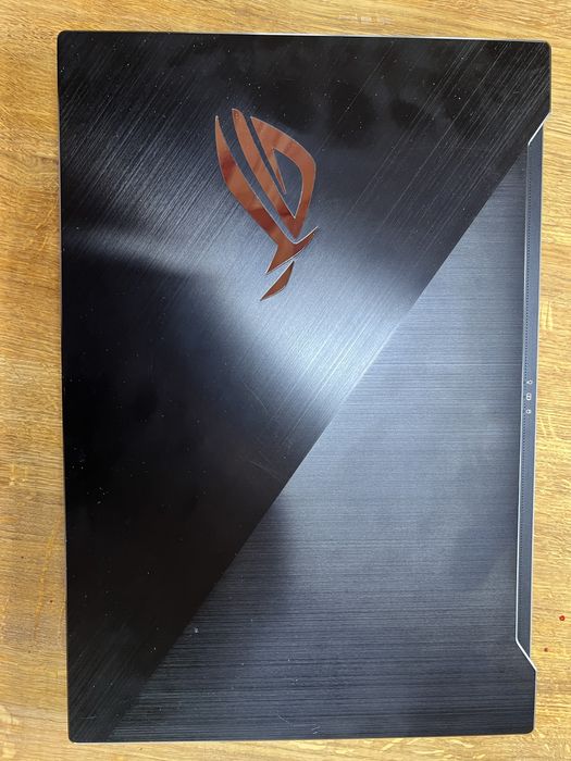 ASUS ROG Zephyrus S17