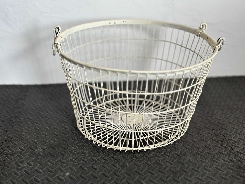 Koszyk metalowy z uchwytami biały kosz na ziemniaki - rekwizyt