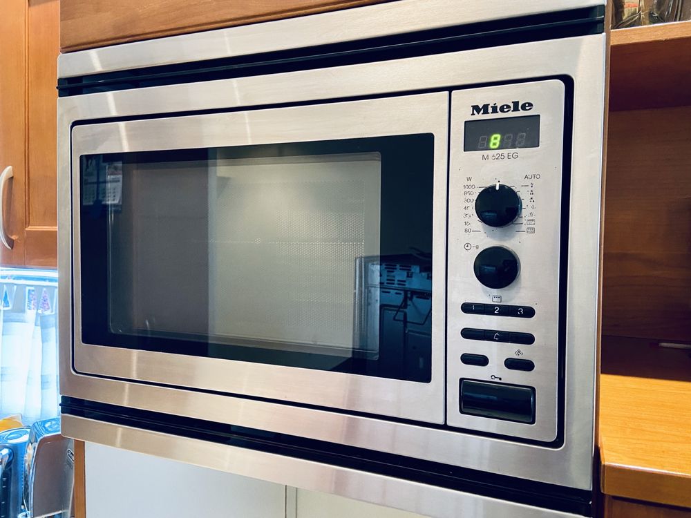Kuchenka mikrofalowa Miele M 625 EG grill do zabudowy