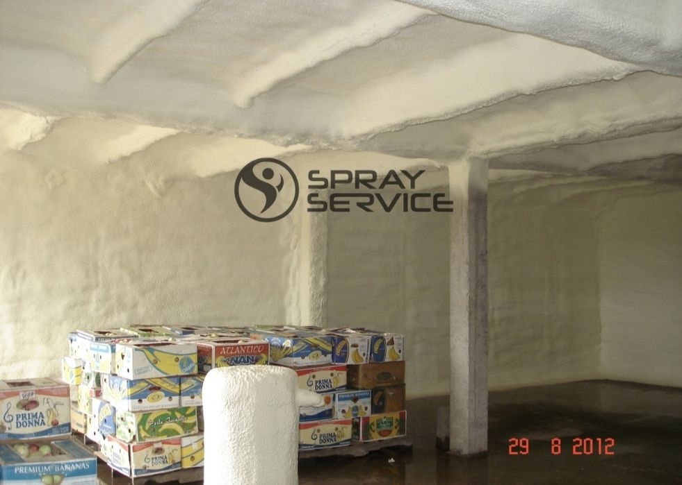 ТЕПЛОІЗОЛЯЦІЯ ПІНОЮ корівників, ферм, ангарів професійне нанесення ППУ