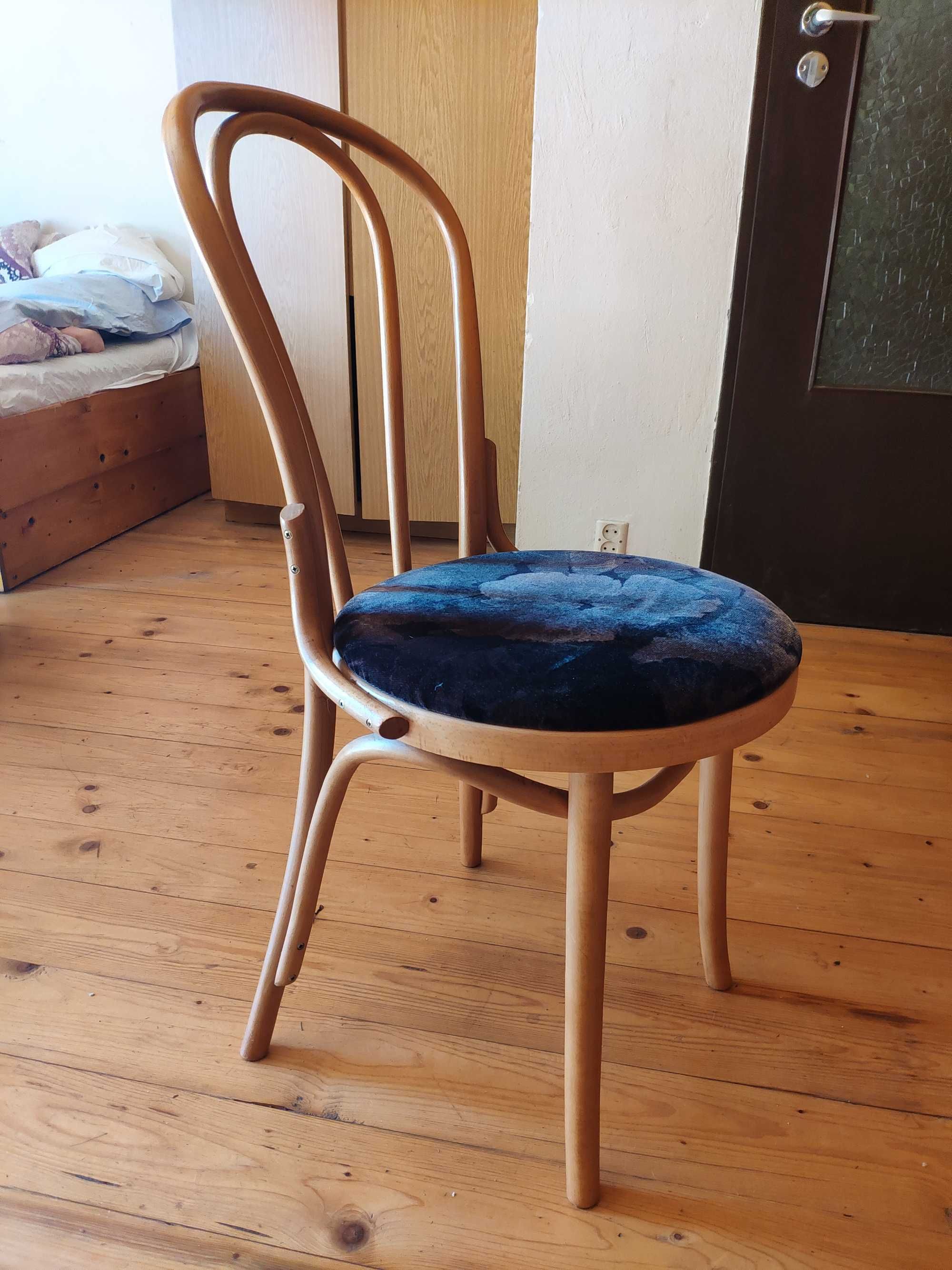 Drewniany stół + 6 krzeseł w bardzo dobrym stanie