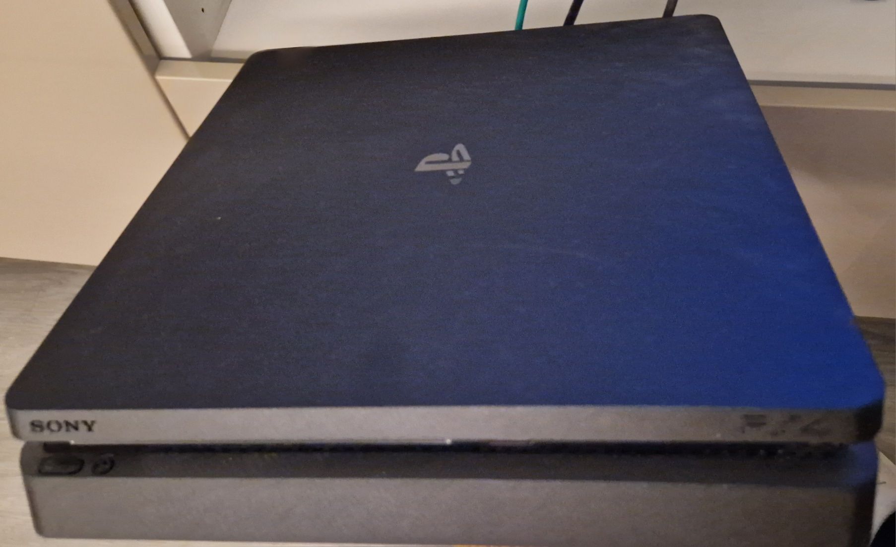 PS4 SLIM 1T com 14 jogos