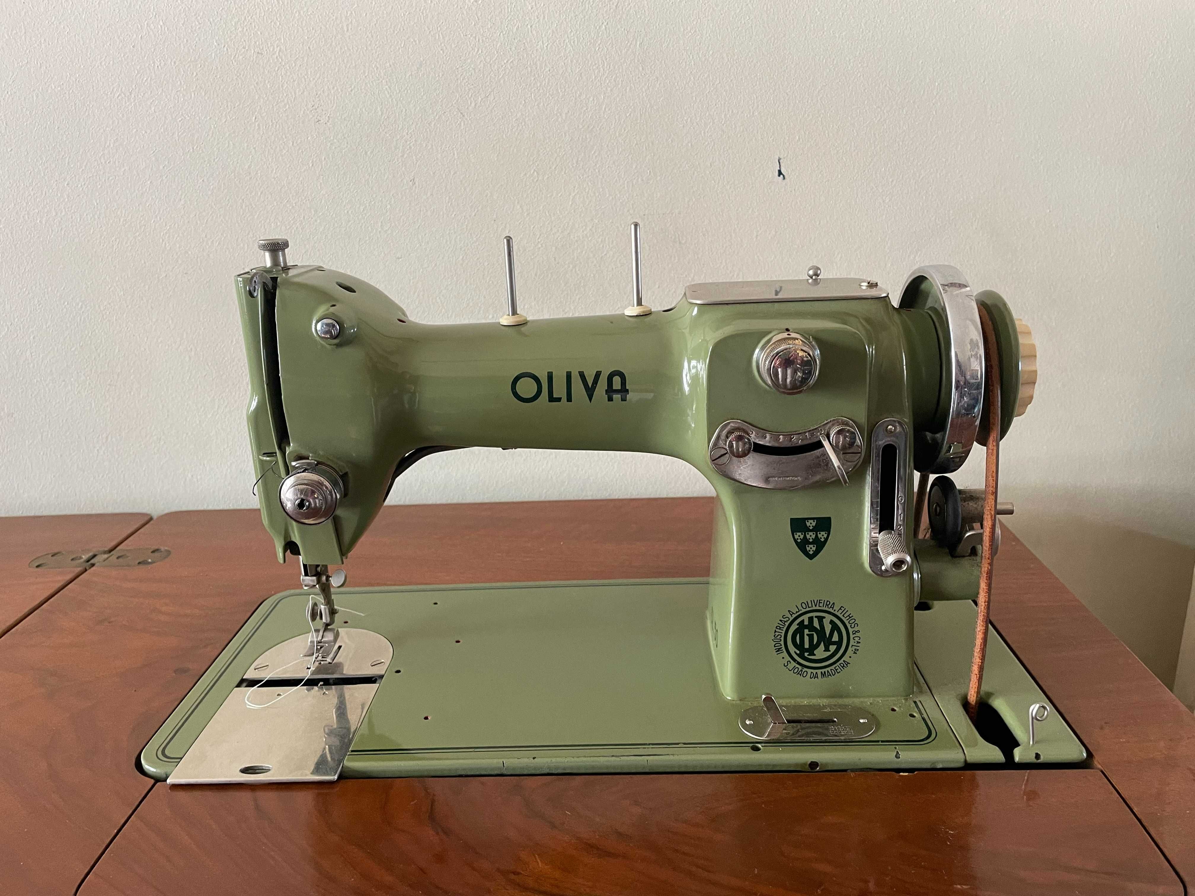Maquina de costura Oliva