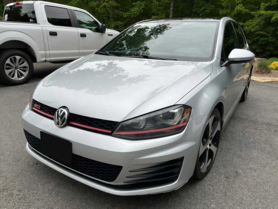 Volkswagen Golf GTI SE 4-Door      2017