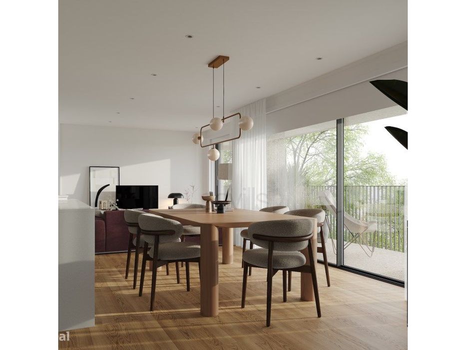 Apartamento T2 com varanda, em Serralves