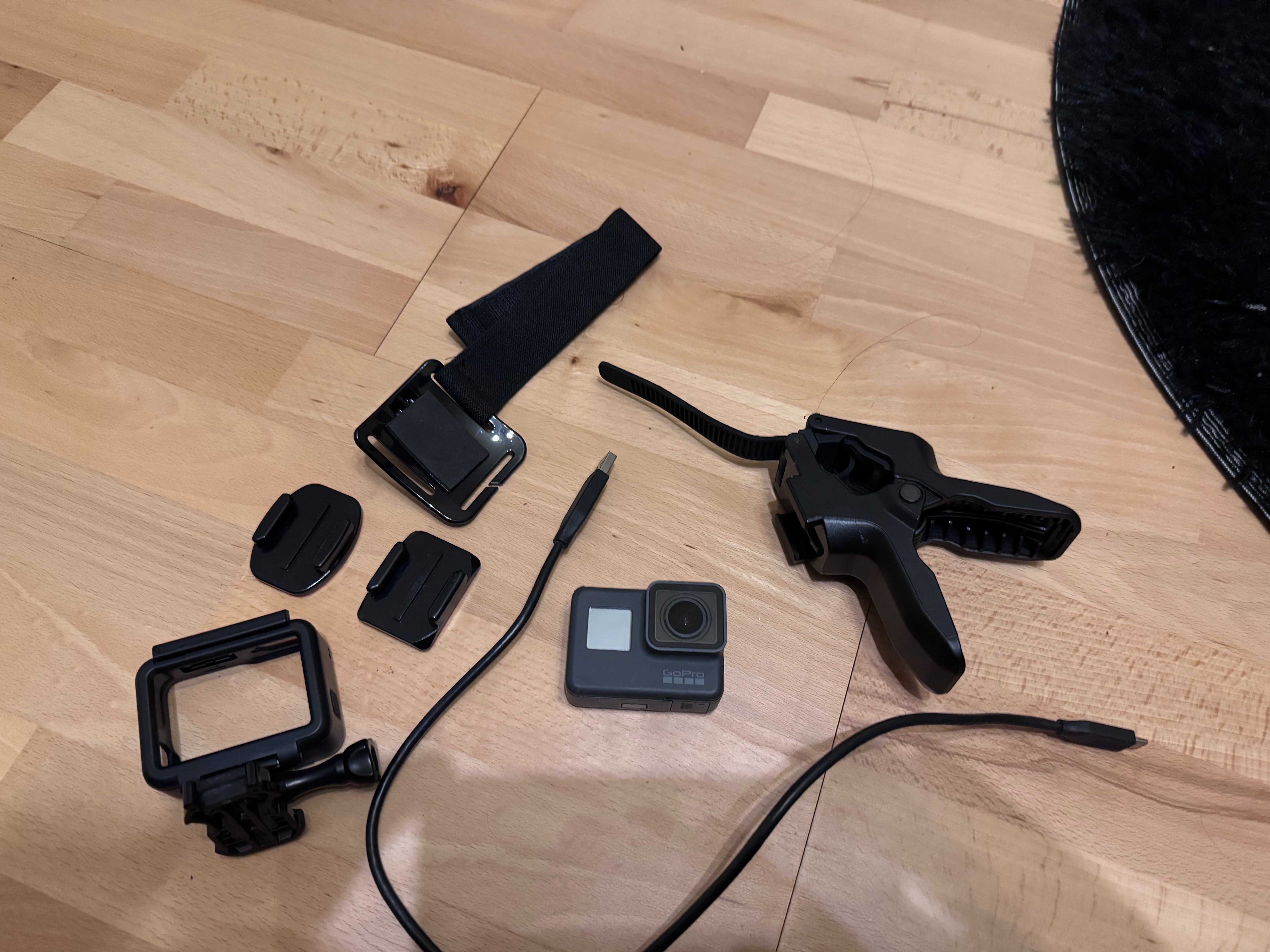 GoPro HERO6 Black + akcesoria – stan bardzo dobry nie HERO5