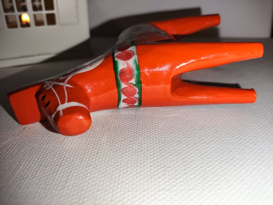 Nr22. Konik szwedzki czerwony drewniany oryginalny Äkta Datahemslöld