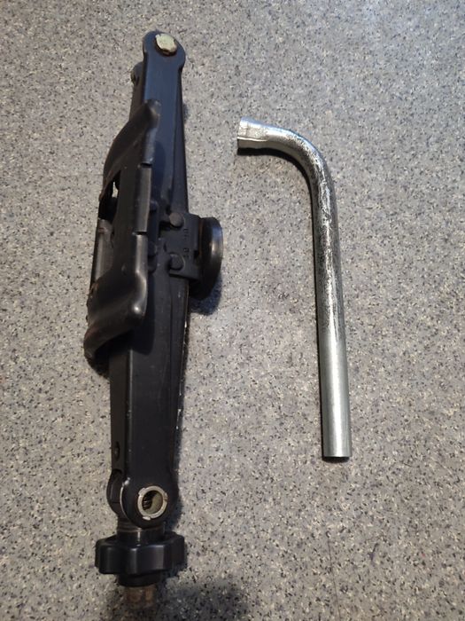 Домкрат Мерседес А клас Mercedes A class