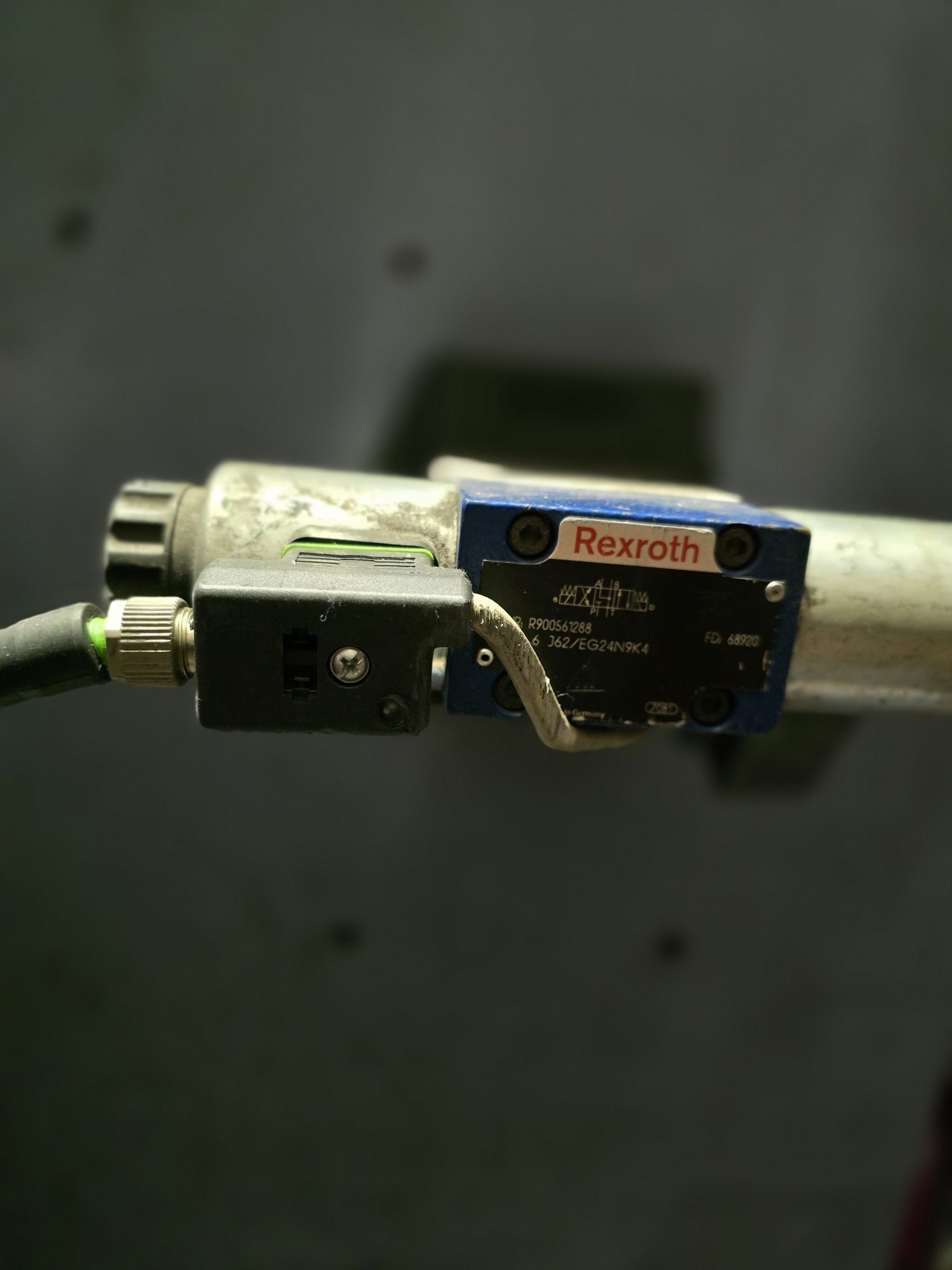 Rozwijak do blachy 500mm  3500kg z hydraulika