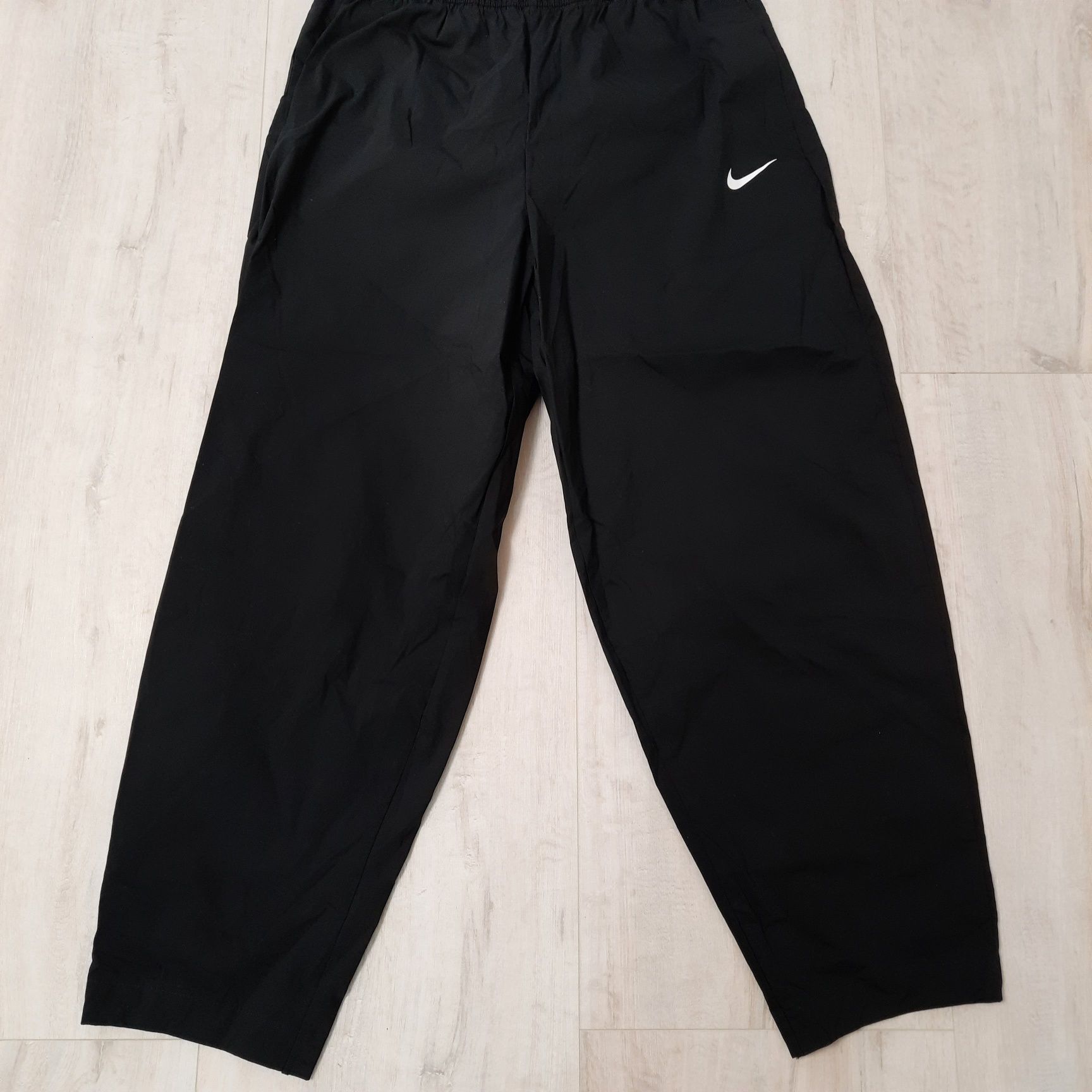 Оригінальні жіночі штани  NIKE W NSW ESSNTL WVN HR PNT CRV BLACK DD597