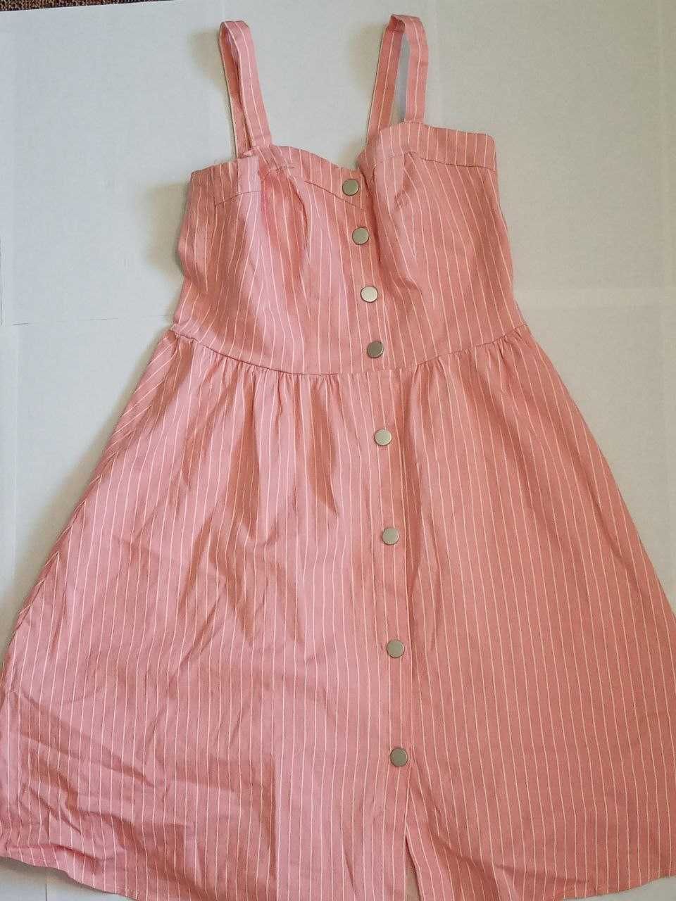 Розовое летнее платье