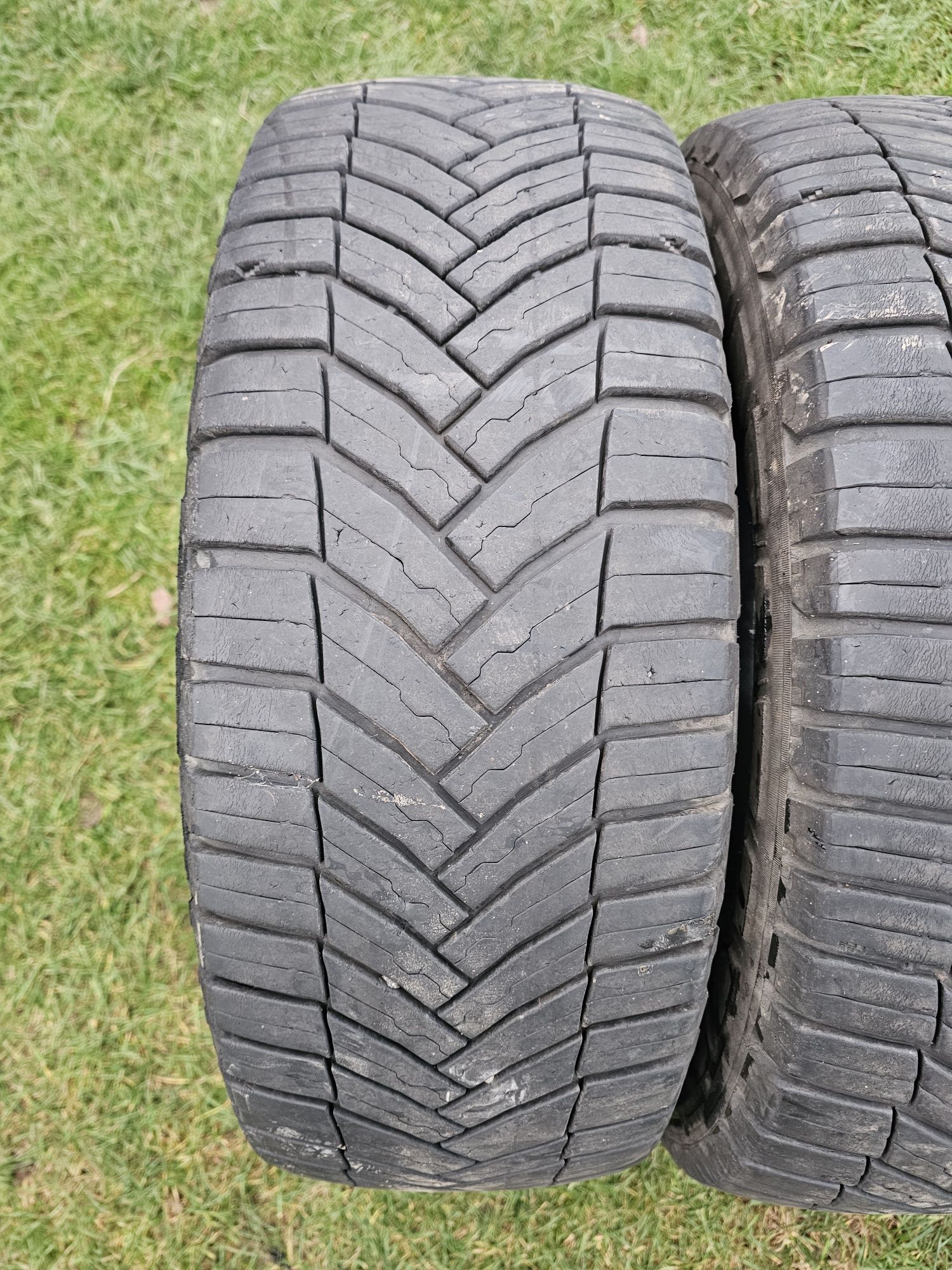 Opony wielosezonowe Michelin Agilis crossclimate 235/65R16 C