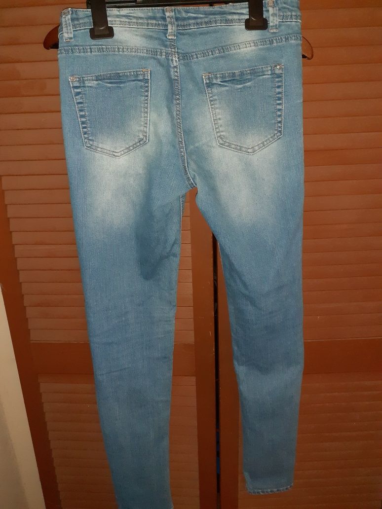 Spodnie jeans skinny dziury