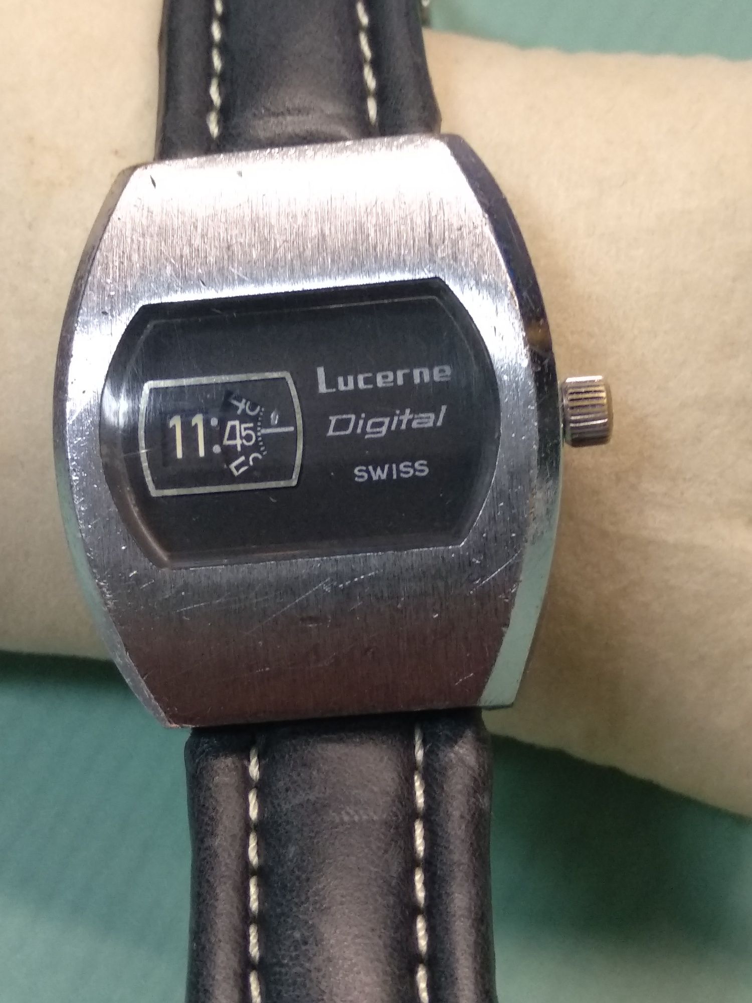 Relógio Lucerne digital