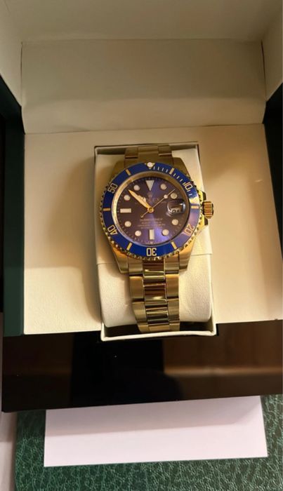 Rolex submariner.