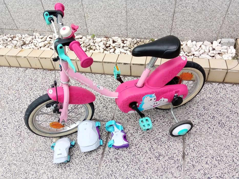 Bicicleta+trotinetes+carro de criança