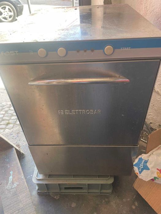 Máquina de lavar copos industrial Elettrobar FAST 140 — entrega Lisboa