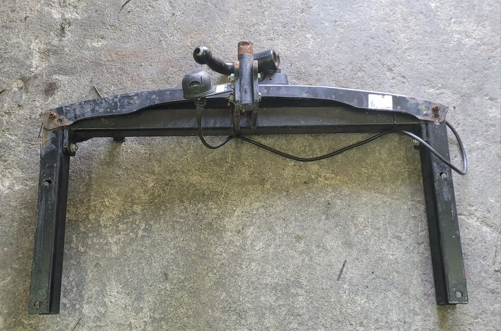 Engate de reboque Audi A4 B8
