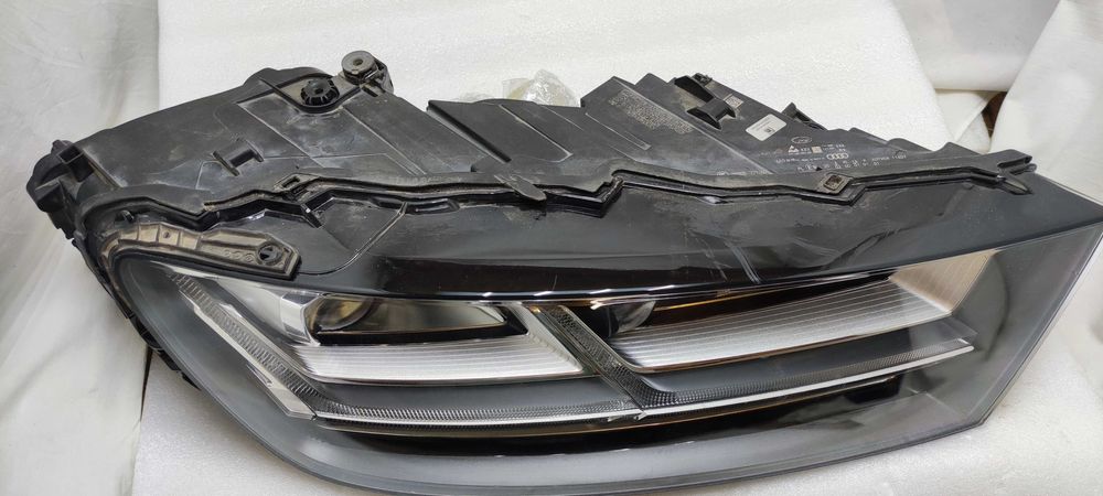 Фара правая бу Audi Q7 2017- Matrix EU  4M0941784C