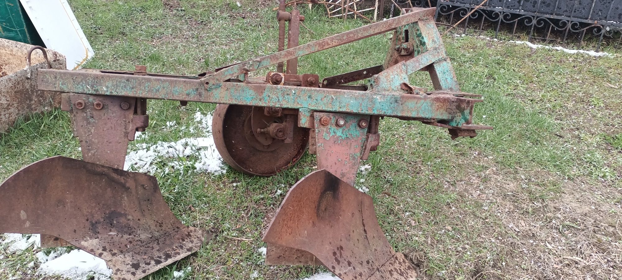 Продам плуг до трактора т-40
