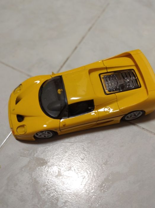 Ferrari escala 1/18