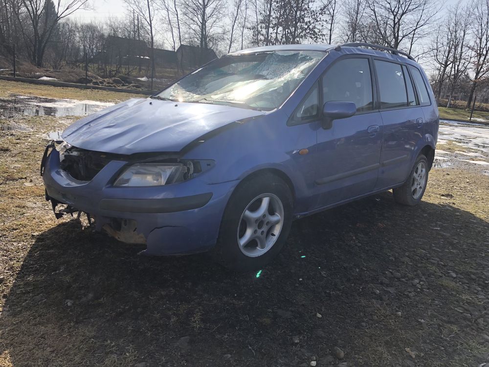 Mazda Premacy дизель та бензин.