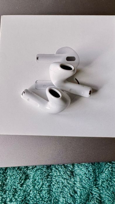 Sprzedam słuchawki air pods 4
