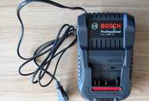 Ładowarka do akumulatorów 18V i 14,4V GAL 1880 CV BOSCH - 30 minutowa