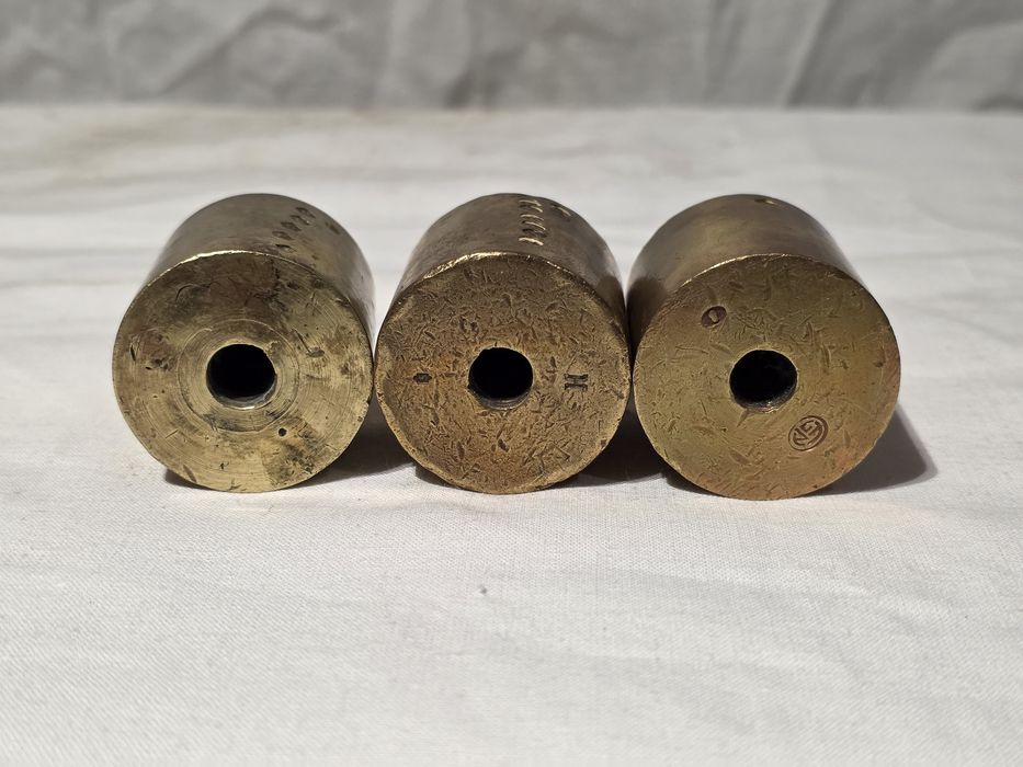 Zestaw trzech odważników mosiężnych 0.5kg