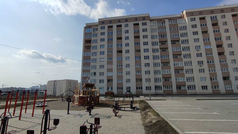 Продам простору 2-кімнатну квартиру на Озерній Рауш 
ID: 33567