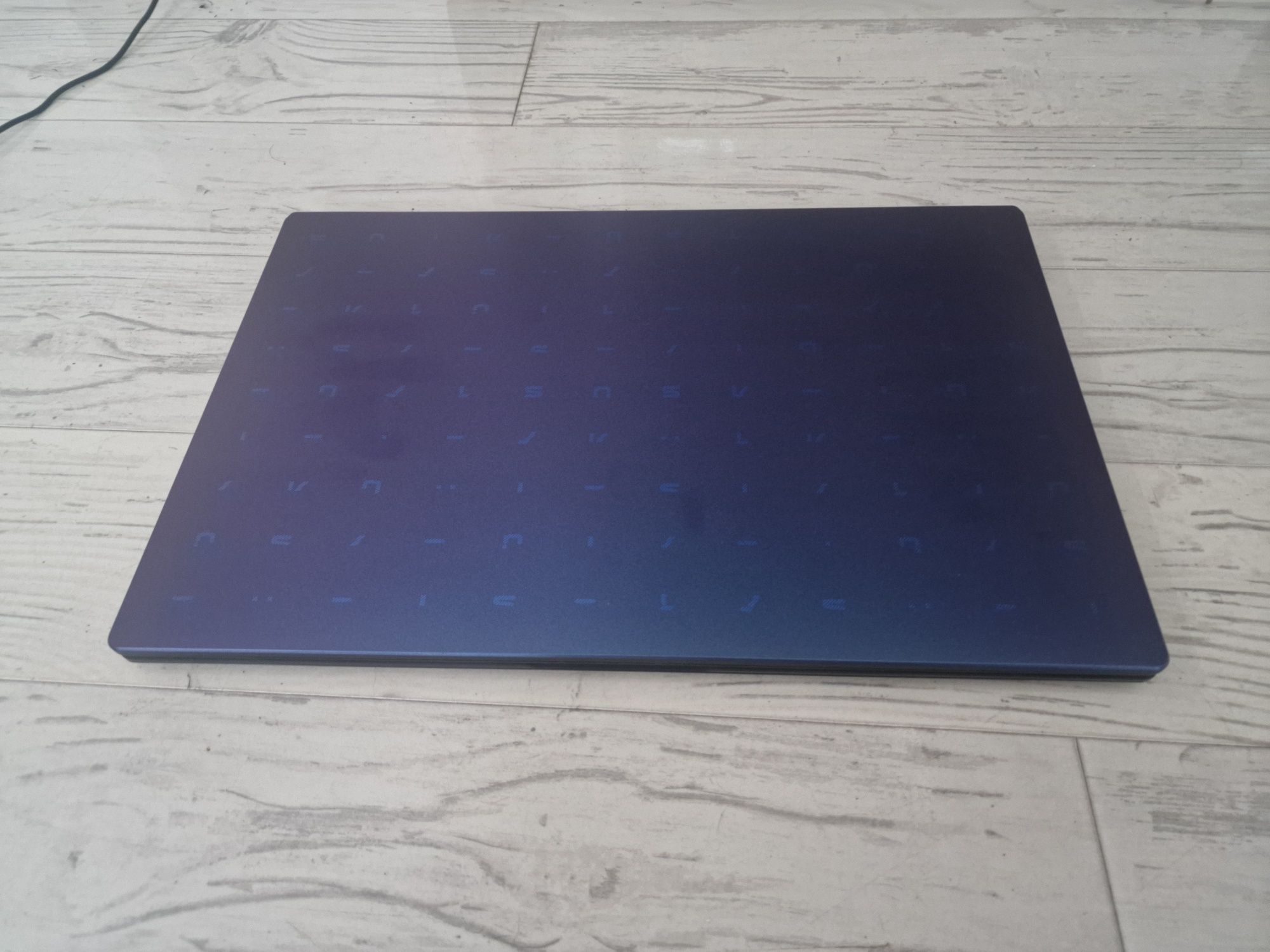 Laptop asus e510 stan bardzo dobry
