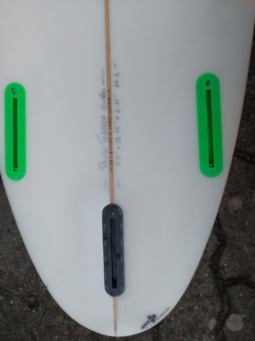 Pranchas de surf: 5'7 - 27L // 5'9 - 26L
