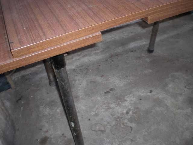 Mesa retangular de cozinha