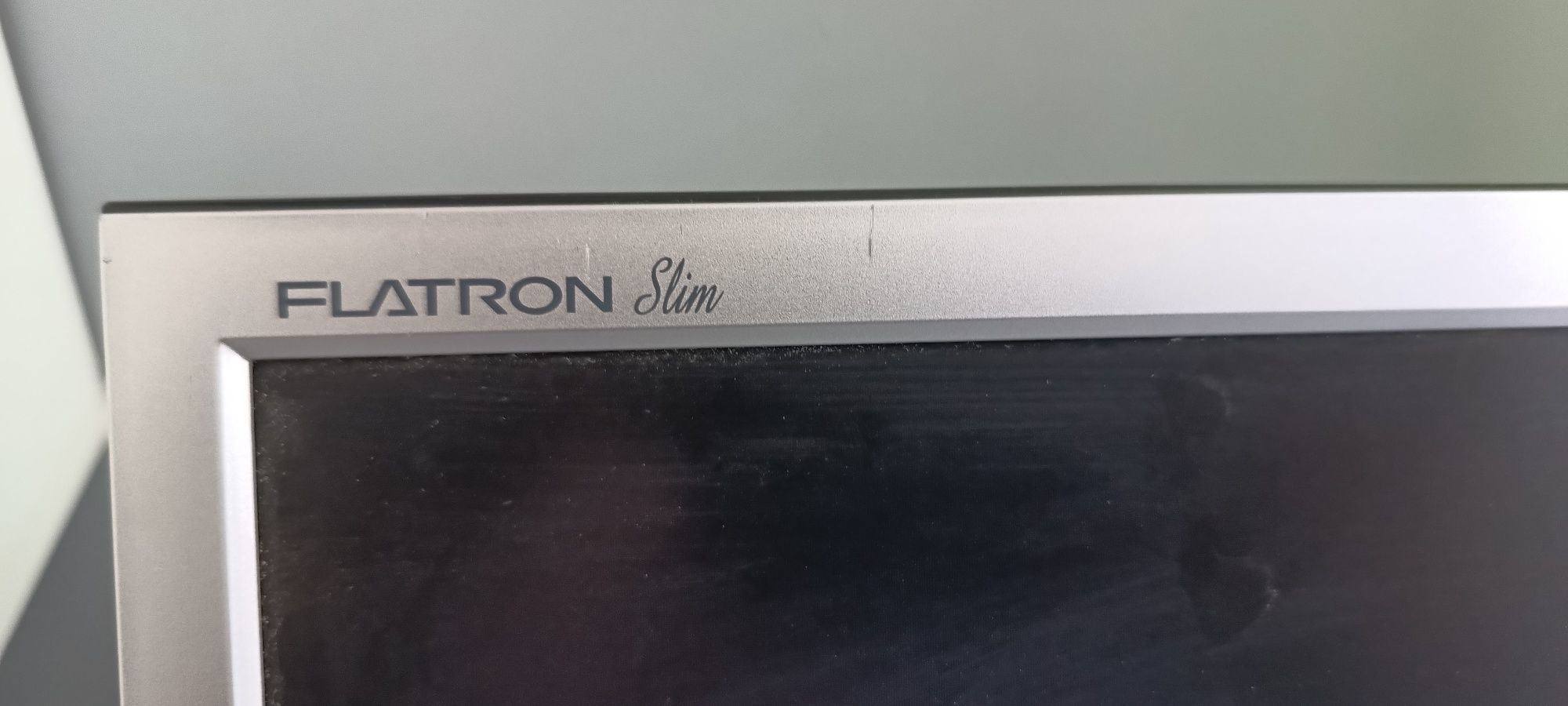 Monitor LG Flatron slim